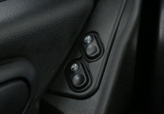 Подержанный автомобиль Chevrolet Niva 2006 года (18 фото)