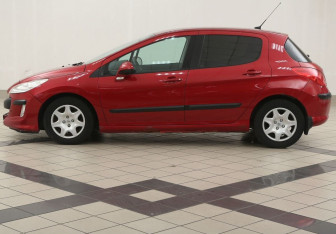 Подержанный автомобиль Peugeot 308 Hatchback 2008 года (7 фото)