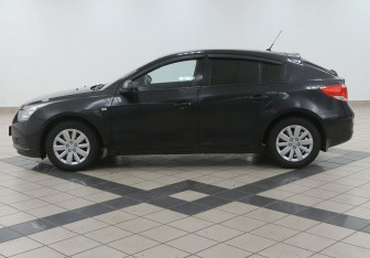 Подержанный автомобиль Chevrolet Cruze Hatchback 2012 года (5 фото)