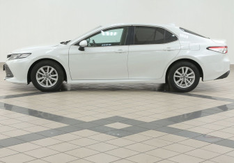 Подержанный автомобиль Toyota Camry Sedan 2018 года (7 фото)