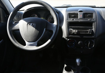 Подержанный автомобиль LADA (ВАЗ) Kalina Hatchback 2013 года (14 фото)