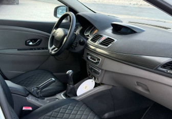 Подержанный автомобиль Renault Megane Wagon 2009 года (9 фото)