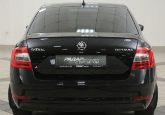 Подержанный автомобиль Skoda Octavia Liftback 2019 года (3 фото)