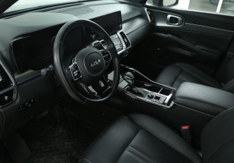 Подержанный автомобиль Kia Sorento 2022 года (13 фото)