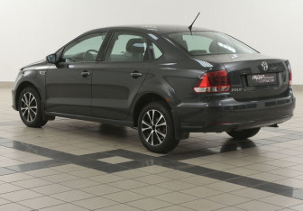 Подержанный автомобиль Volkswagen Polo Sedan 2016 года (2 фото)