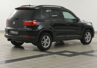 Подержанный автомобиль Volkswagen Tiguan 2012 года (4 фото)