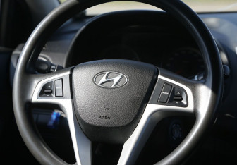 Подержанный автомобиль Hyundai Solaris Sedan 2013 года (16 фото)