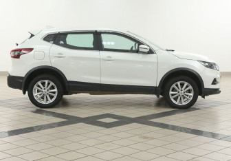 Подержанный автомобиль Nissan Qashqai 2021 года (5 фото)