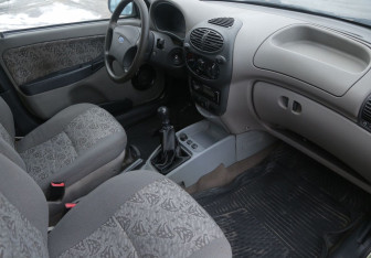 Подержанный автомобиль LADA (ВАЗ) Kalina Sedan 2006 года (9 фото)