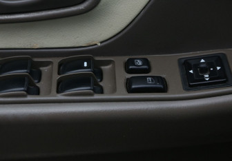 Подержанный автомобиль Mitsubishi Montero Sport 2001 года (17 фото)