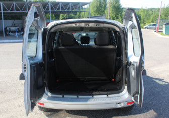 Подержанный автомобиль LADA (ВАЗ) Largus Wagon 2012 года (18 фото)