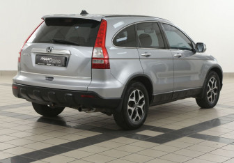 Подержанный автомобиль Honda CR-V 2007 года (4 фото)