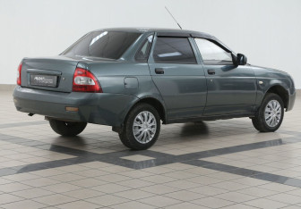 Подержанный автомобиль LADA (ВАЗ) Priora Sedan 2009 года (4 фото)