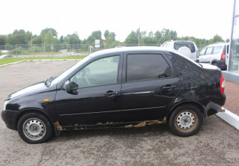 Подержанный автомобиль LADA (ВАЗ) Kalina Sedan 2010 года (4 фото)