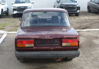 Подержанный автомобиль LADA (ВАЗ) 2107 2006 года (6 фото)