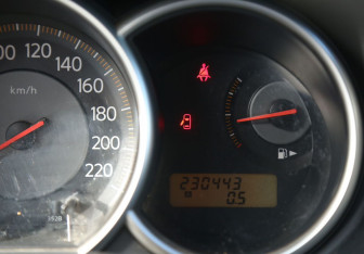 Подержанный автомобиль Nissan Tiida Hatchback 2007 года (18 фото)