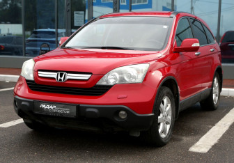 Подержанный автомобиль Honda CR-V 2008 года (3 фото)