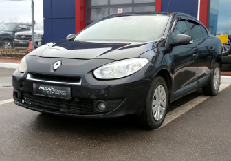 Подержанный автомобиль Renault Fluence 2010 года (3 фото)