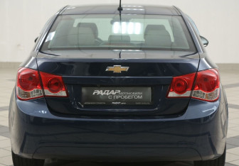 Подержанный автомобиль Chevrolet Cruze Sedan 2009 года (3 фото)