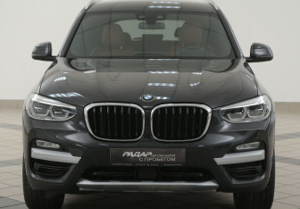 Подержанный автомобиль BMW X3 2018 года (6 фото)