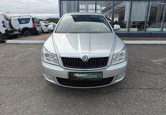 Подержанный автомобиль Skoda Octavia Liftback 2009 года (2 фото)