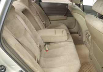 Подержанный автомобиль Nissan Teana 2006 года (11 фото)