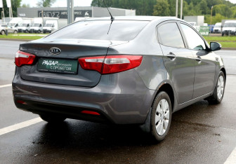 Подержанный автомобиль Kia Rio Sedan 2012 года (6 фото)