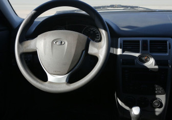 Подержанный автомобиль LADA (ВАЗ) Priora Sedan 2013 года (14 фото)