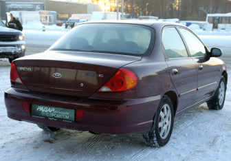 Подержанный автомобиль Kia Spectra Sedan 2008 года (6 фото)