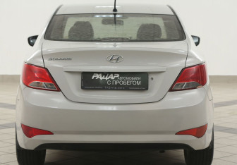 Подержанный автомобиль Hyundai Solaris Sedan 2016 года (3 фото)