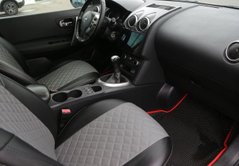 Подержанный автомобиль Nissan Qashqai 2012 года (9 фото)
