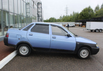 Подержанный автомобиль LADA (ВАЗ) 2110 2000 года (8 фото)