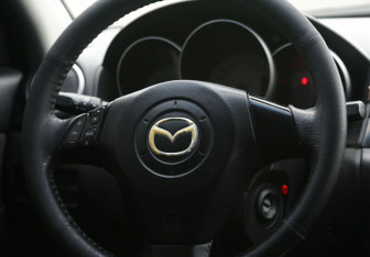 Подержанный автомобиль Mazda 3 Sedan 2008 года (16 фото)