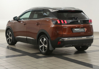 Подержанный автомобиль Peugeot 3008 2018 года (2 фото)
