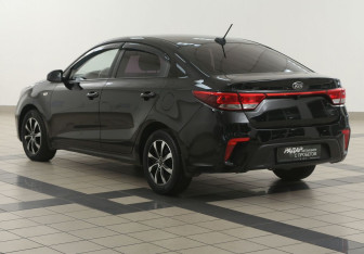 Подержанный автомобиль Kia Rio Sedan 2018 года (2 фото)