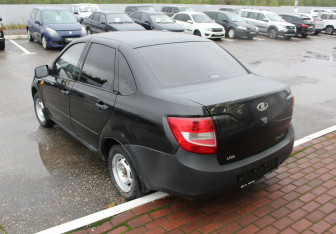 Подержанный автомобиль LADA (ВАЗ) Granta Sedan 2013 года (6 фото)