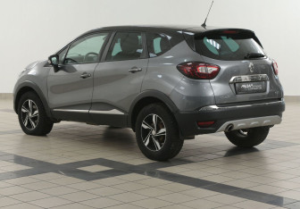 Подержанный автомобиль Renault Kaptur 2017 года (2 фото)