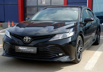 Подержанный автомобиль Toyota Camry Sedan 2018 года (3 фото)