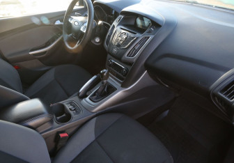 Подержанный автомобиль Ford Focus Hatchback 2013 года (9 фото)