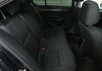 Подержанный автомобиль Skoda Octavia Liftback 2019 года (11 фото)