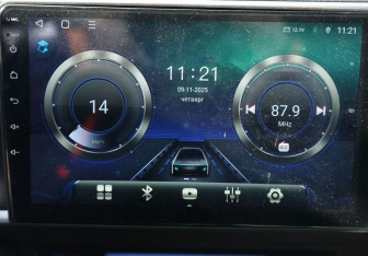 Подержанный автомобиль Toyota Auris Hatchback 2015 года (17 фото)