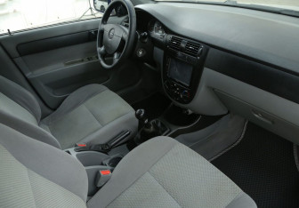 Подержанный автомобиль Chevrolet Lacetti Sedan 2011 года (9 фото)
