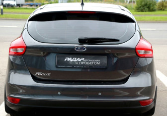 Подержанный автомобиль Ford Focus Hatchback 2015 года (5 фото)