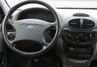 Подержанный автомобиль LADA (ВАЗ) Kalina Wagon 2010 года (14 фото)