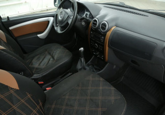 Подержанный автомобиль LADA (ВАЗ) Largus Wagon 2016 года (9 фото)