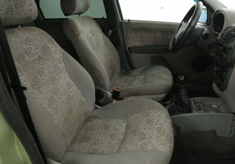 Подержанный автомобиль LADA (ВАЗ) Kalina Sedan 2006 года (10 фото)