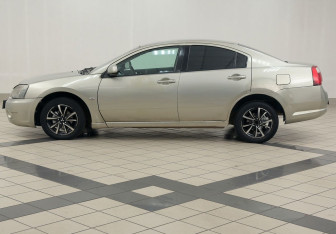 Подержанный автомобиль Mitsubishi Galant Sedan 2006 года (7 фото)