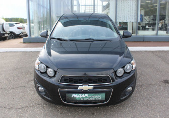 Подержанный автомобиль Chevrolet Aveo Sedan 2013 года (2 фото)