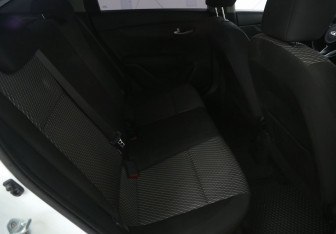 Подержанный автомобиль Kia Rio Sedan 2018 года (11 фото)