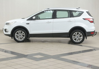 Подержанный автомобиль Ford Kuga 2018 года (7 фото)